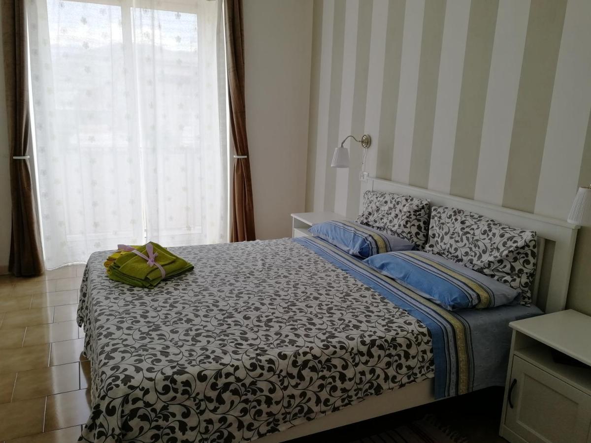 ノーラ Casa Castellano Bed & Breakfast エクステリア 写真