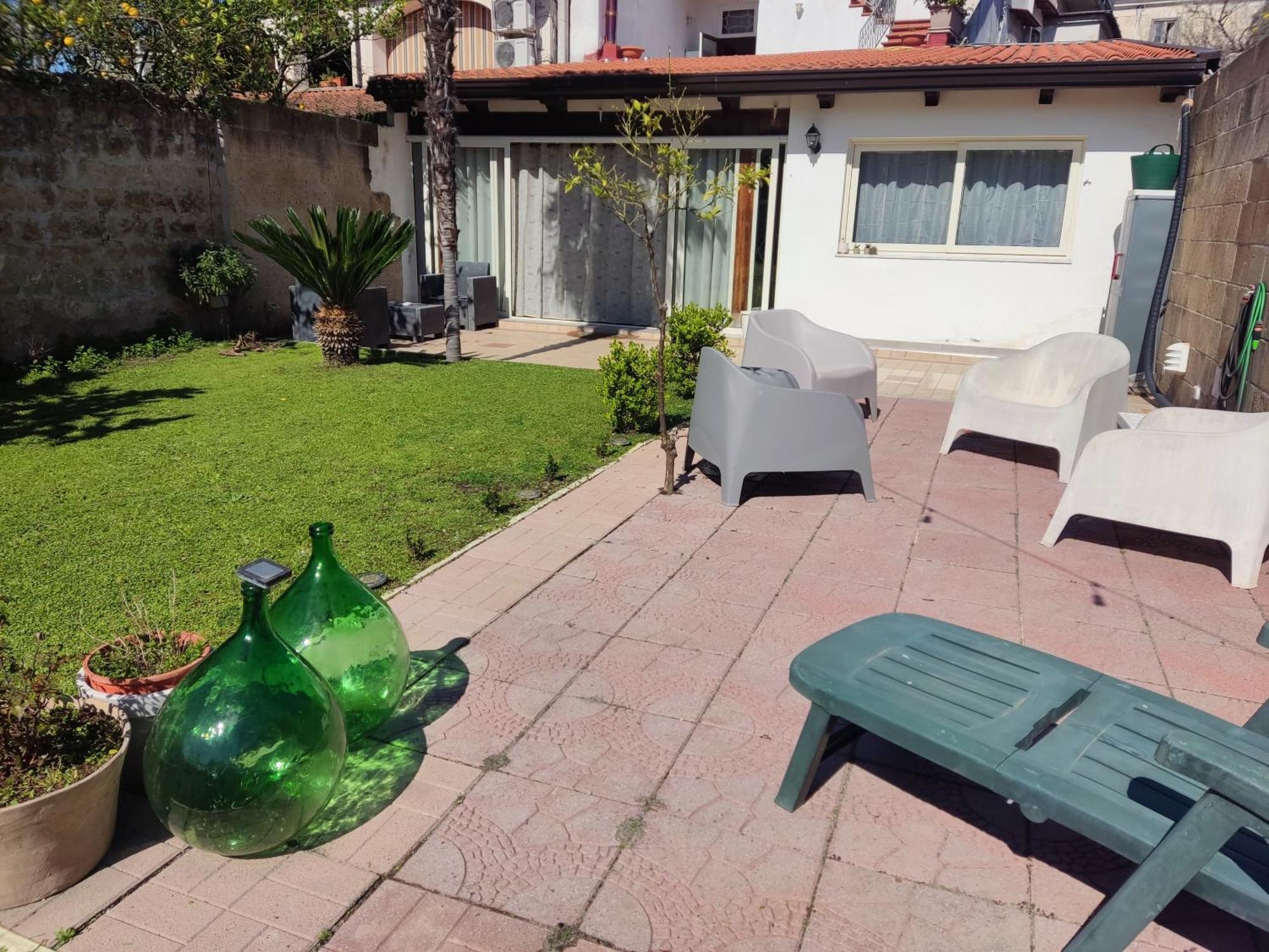 ノーラ Casa Castellano Bed & Breakfast エクステリア 写真